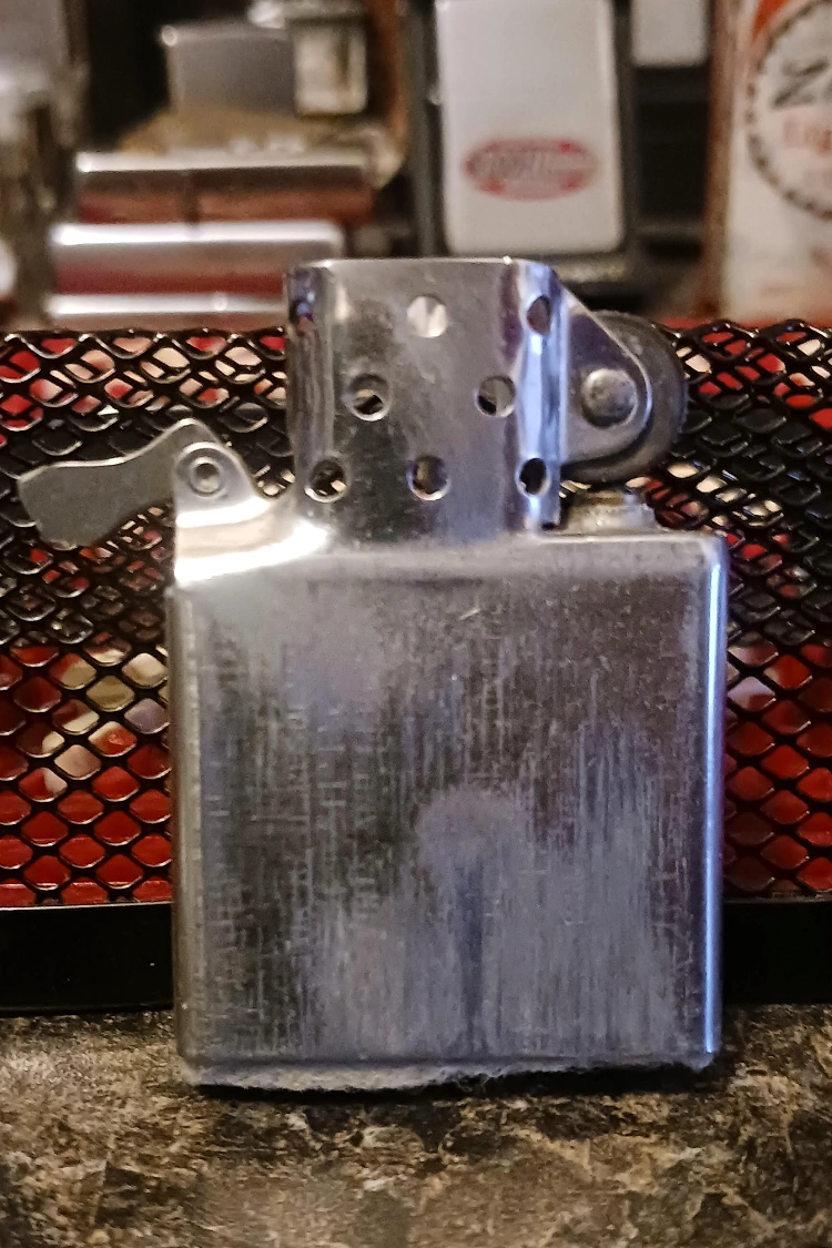 Zippo · 1965 — Insert front