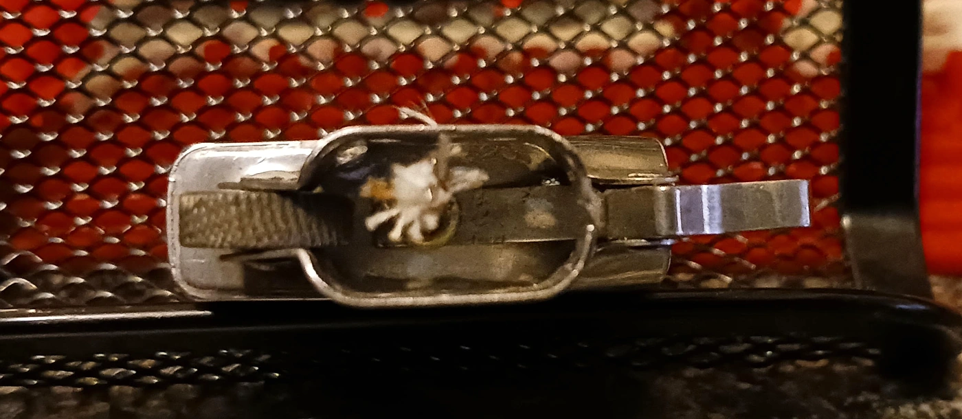 Zippo · 1969 — Chimney top
