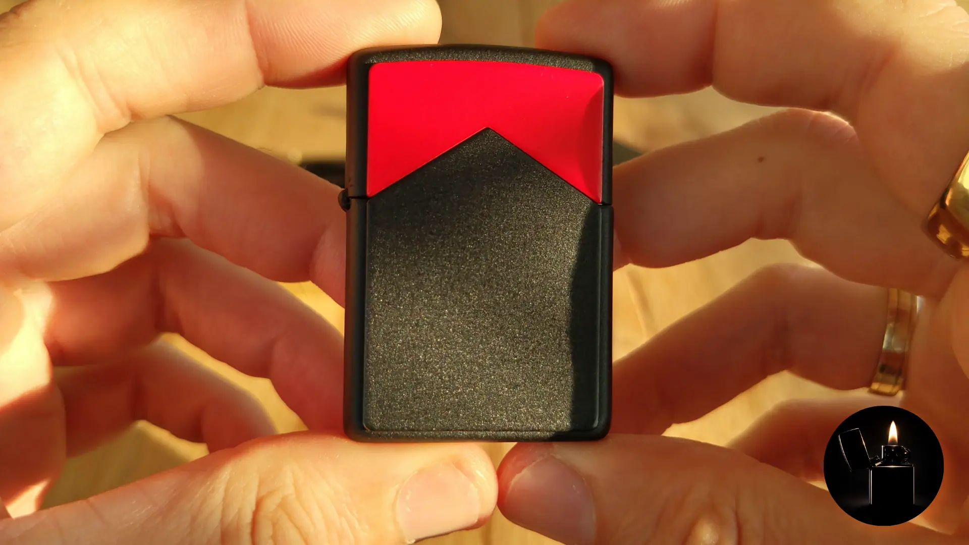 Zippo Marlboro Red Roof Classic 218 front view