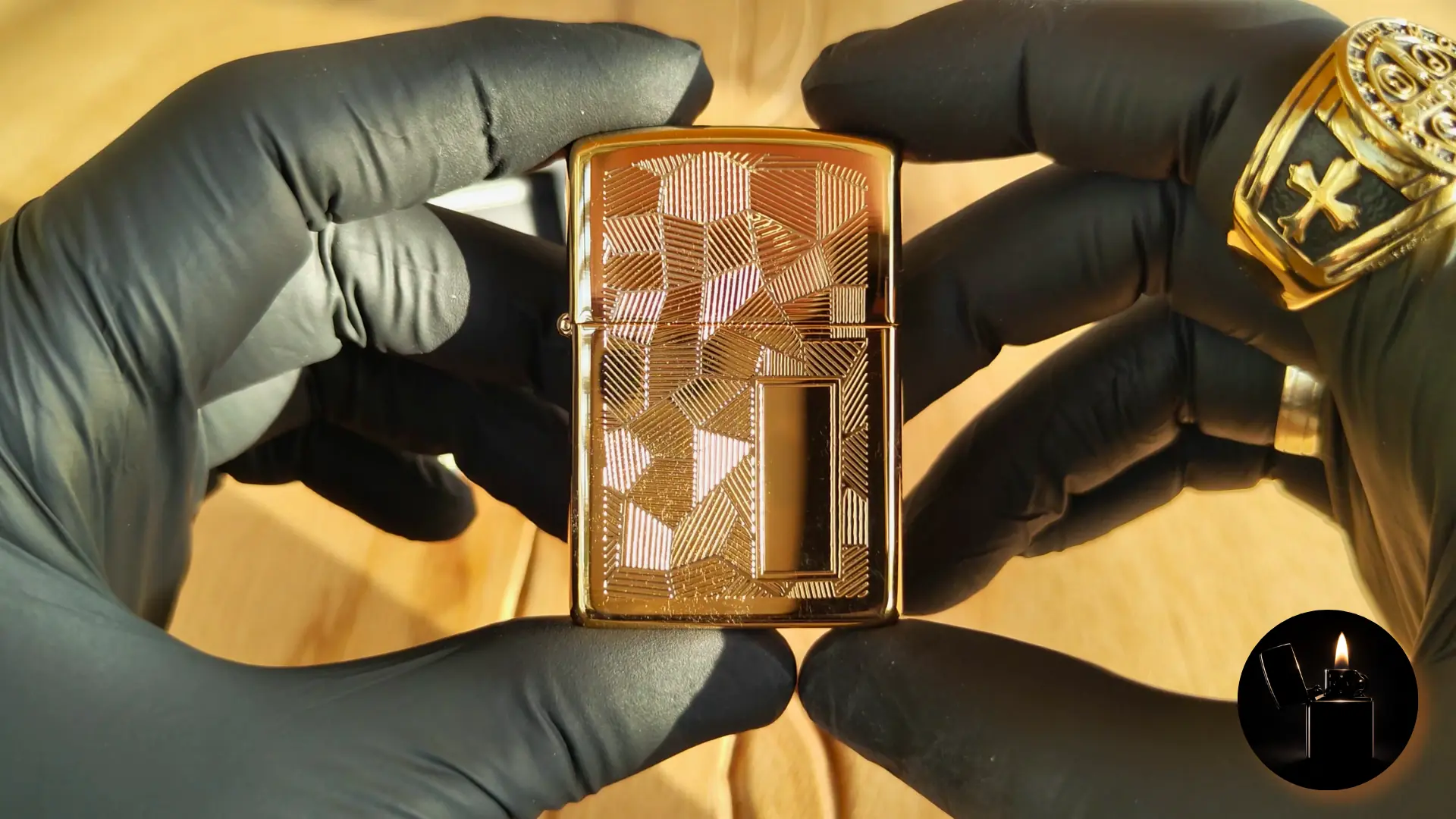 Zippo Regular Gold Plated Shimmer 33 front view