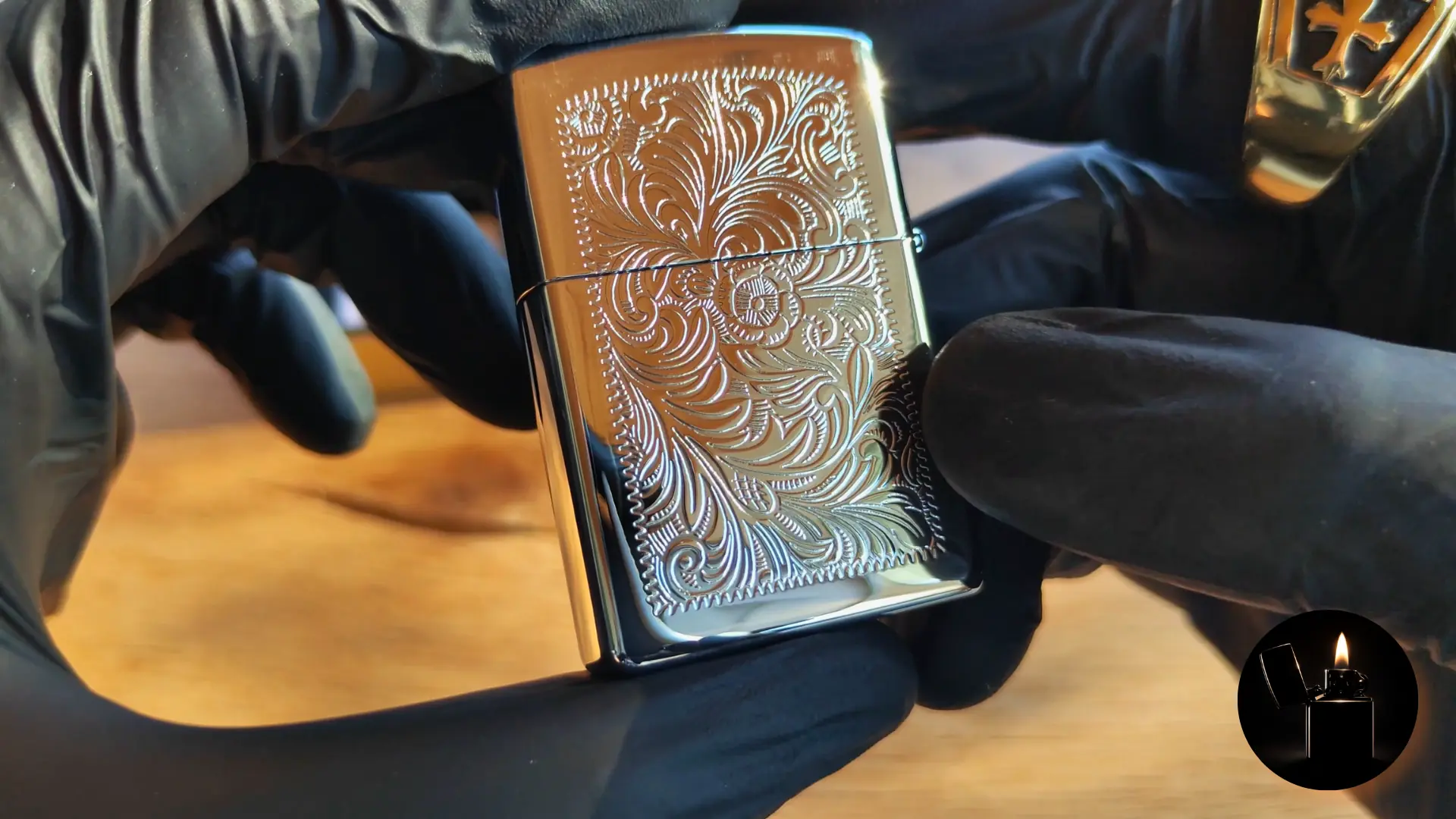 Zippo Marlboro Venetian 352MB back view